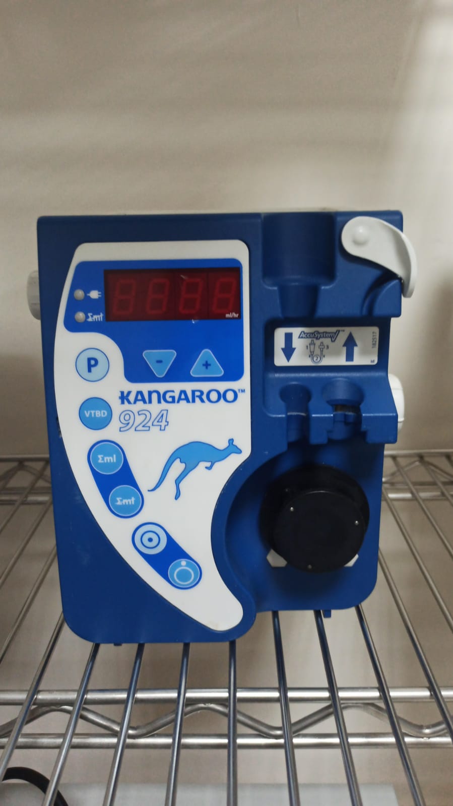 Secondhand Kangaroo 924 Enteral Feeding Pump Medbidding