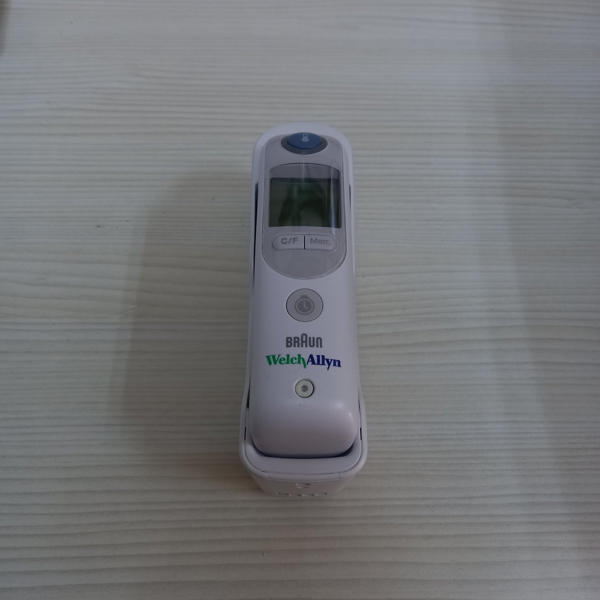 Secondhand Braun ThermoScan PRO 6000 Tympanic Thermometer - Medbidding