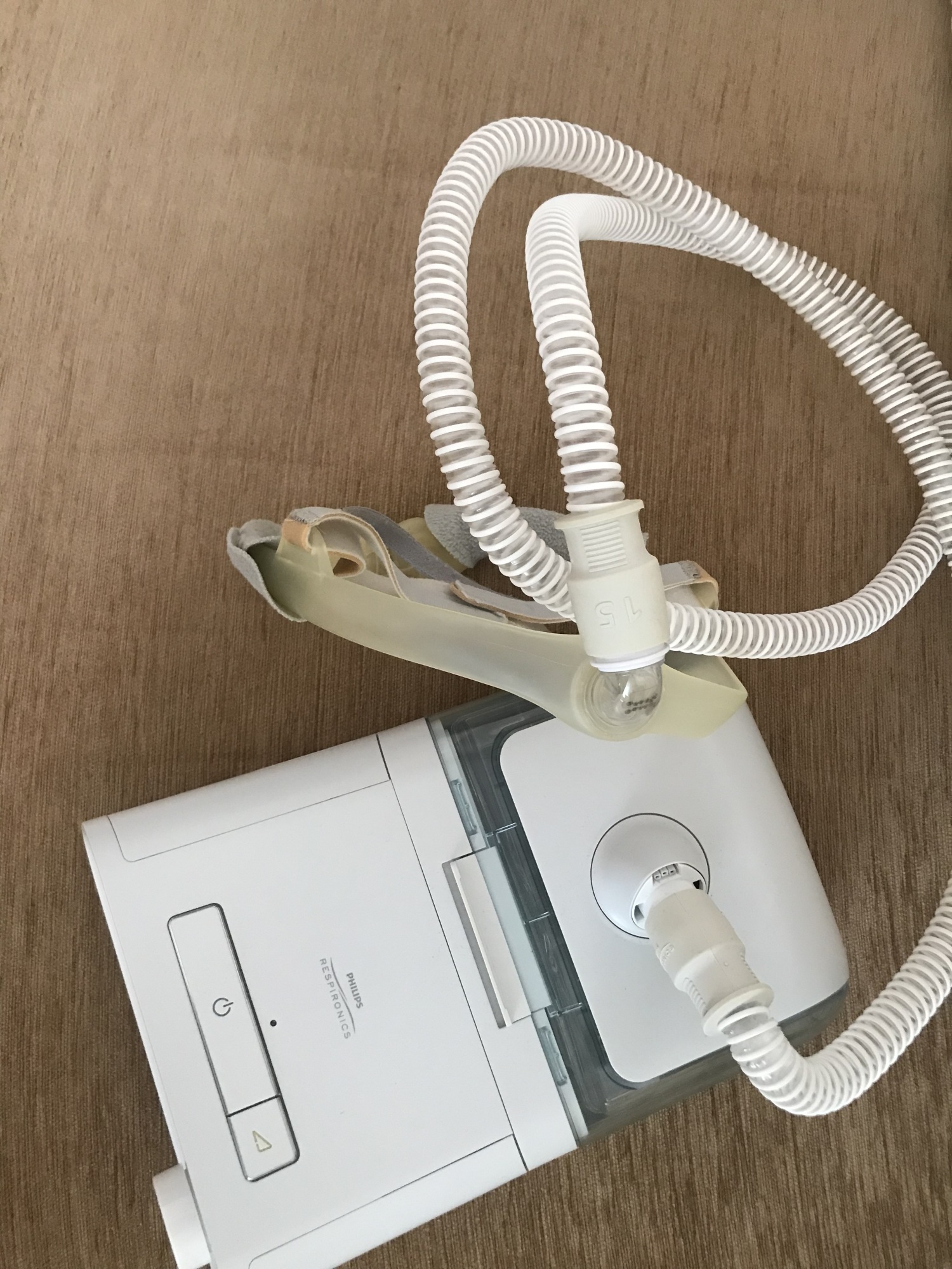 Secondhand Philips Respironics Dreamstation TRX400H15 CPAP Device with Humidifier - Image 2