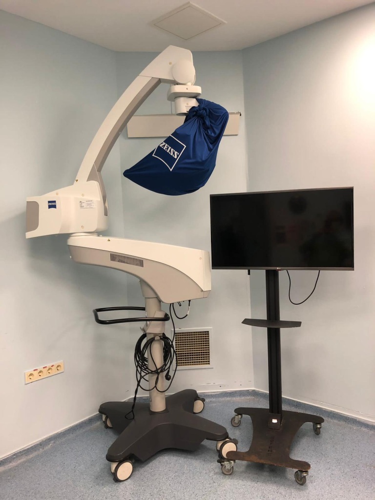 Secondhand Zeiss OPMI Vario 700 Neurosurgical Microscope Medbidding