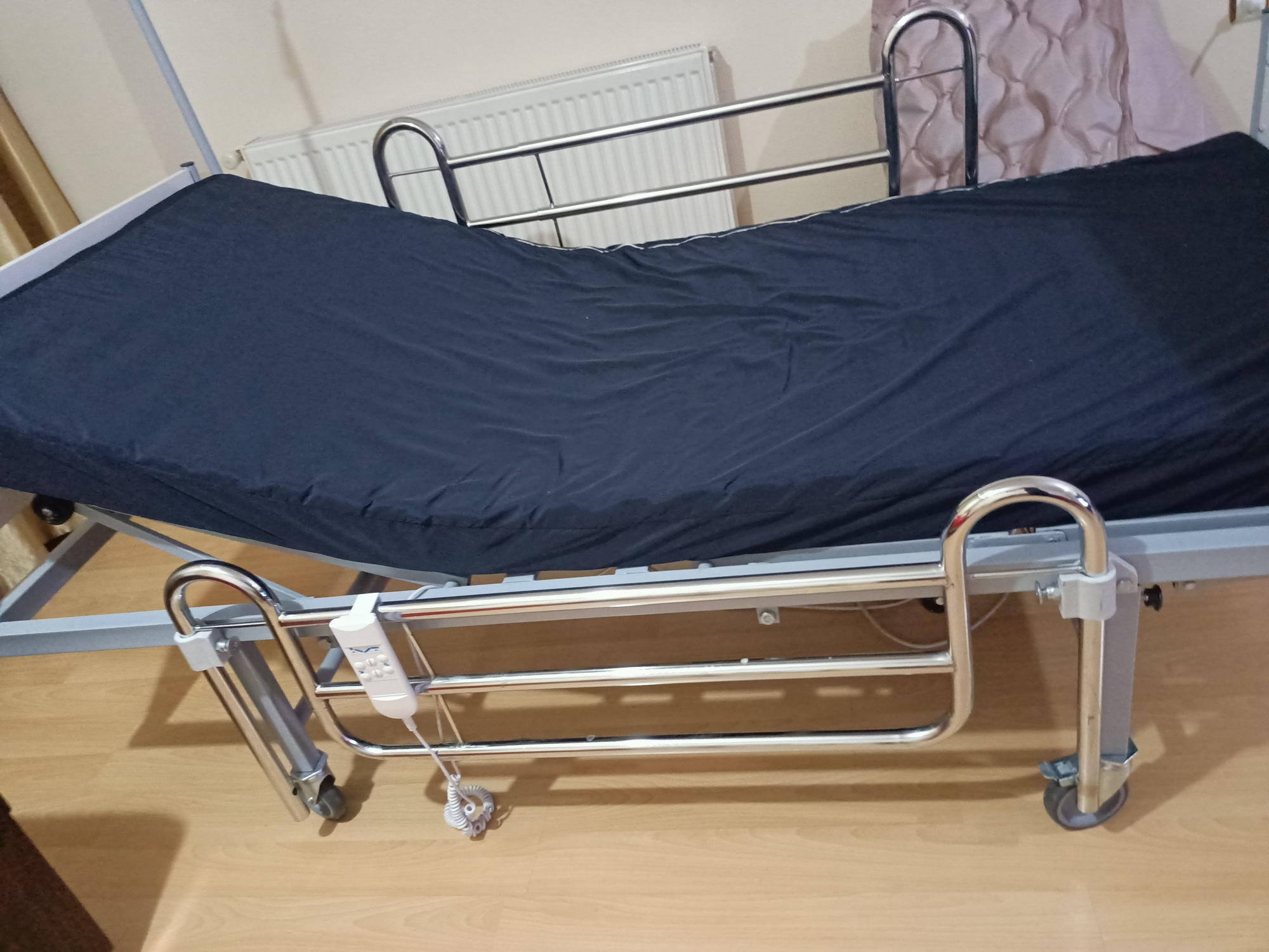 Secondhand Turmed TMD 4077 Dual Motor Patient Bed Medbidding