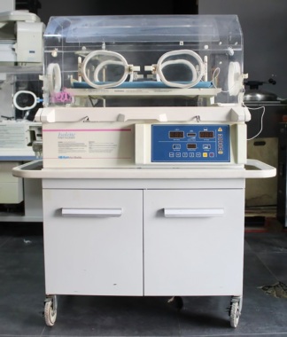 Secondhand Hill-Rom Air-Shields Isolette C2000 Infant Incubator