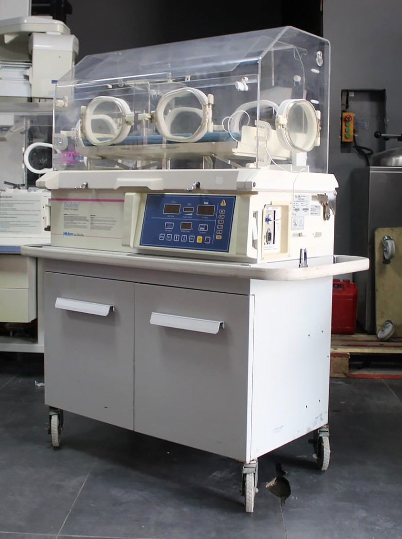 İkinci El Hill-Rom Air-Shields Isolette C2000 Kuvöz - Görsel 2