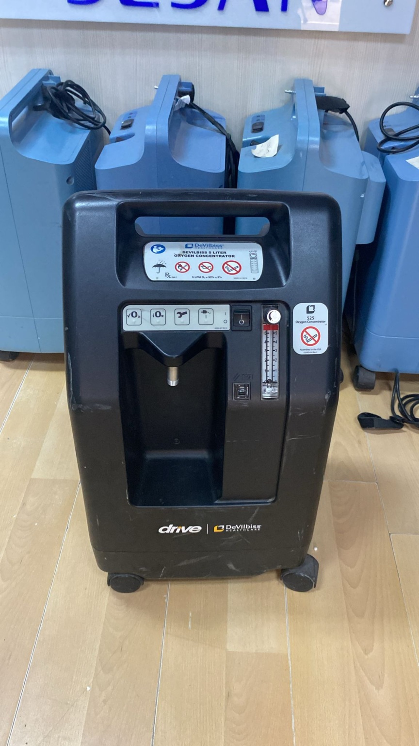 Secondhand Devilbiss Compact 525KS 5L/min Oxygen Concentrator - Medbidding