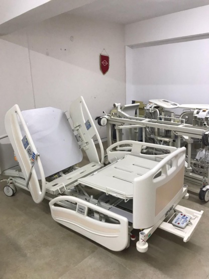 Secondhand Stryker SV1 4 Motors Patient Bed - Image 5