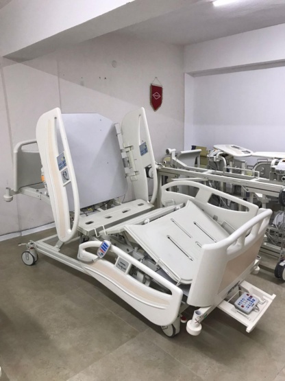 Secondhand Stryker SV1 4 Motors Patient Bed - Image 7