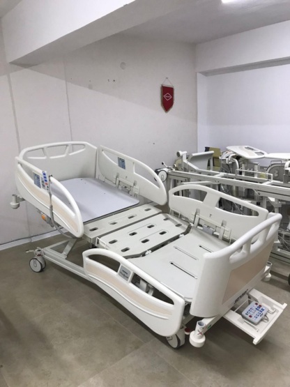 Secondhand Stryker SV1 4 Motors Patient Bed - Image 8