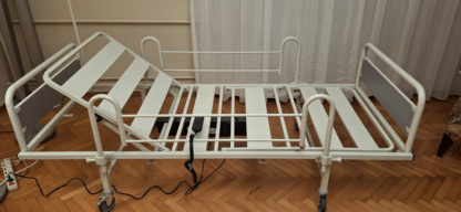 Secondhand Turmed TM-D 4077 Dual Motor Patient Bed - Image 3