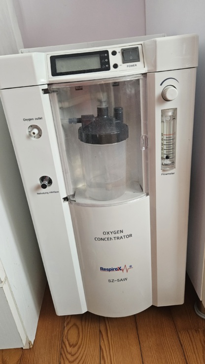 Secondhand Respirox SZ-5AW 5L/min Oxygen Concentrator