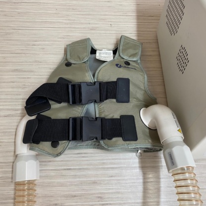 Secondhand Lifotronic PV-100 Vest Therapy Machine - Image 3