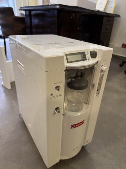 Secondhand Medwelt 7F-5B 5L/min Oxygen Concentrator