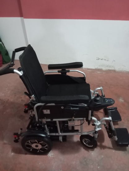 Secondhand Poylin P200 Adult Electric Wheelchair - Image 2