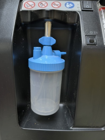 Secondhand Devilbiss Compact 525KS 5L/min Oxygen Concentrator - Image 3