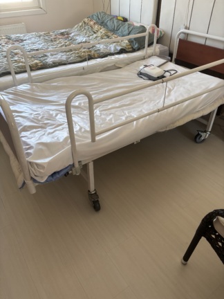 Secondhand Turmed TM-D 4077 Dual Motor Patient Bed