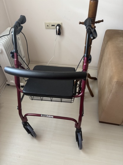İkinci El Witra Yetişkin Tekerlekli Rollatör Walker (Yürüteç) - Görsel 3