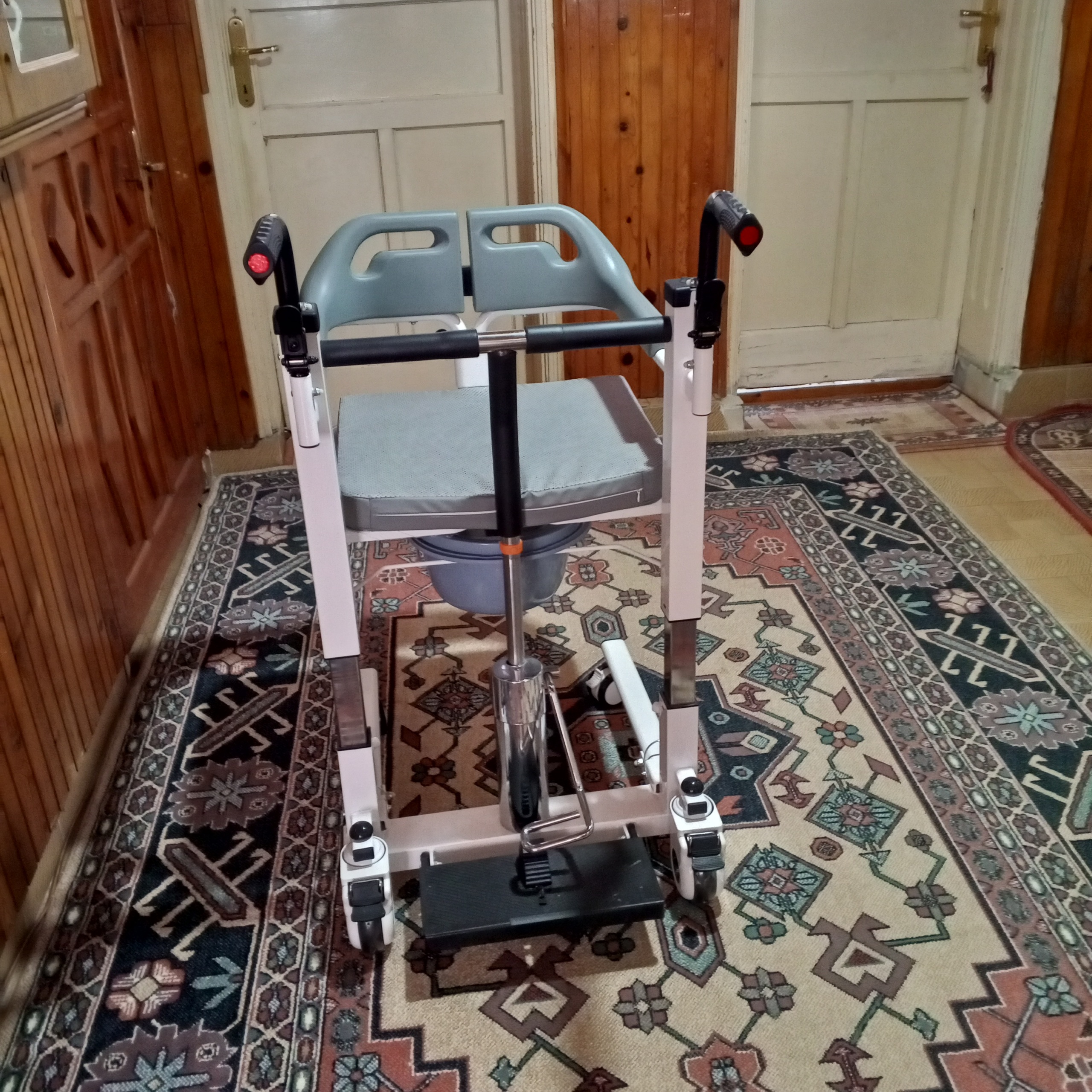 Secondhand Poylin P770 Patient Lift