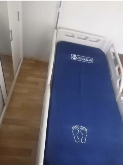 Secondhand Meissa Pioneer 3.1 Trend 3 Motors Patient Bed - Image 3