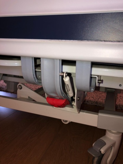 Secondhand Medikal 2000 Plus A7 3 Motors Patient Bed - Image 3