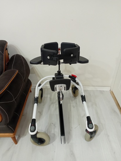 İkinci El Etac R82 Mustang Çocuk Tekerlekli Walker (Yürüteç) - Görsel 3
