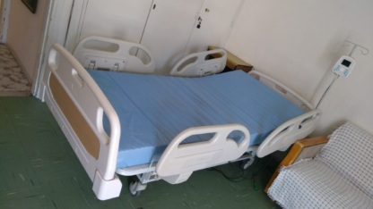 Secondhand Deval HB460 4 Motors Patient Bed - Image 2
