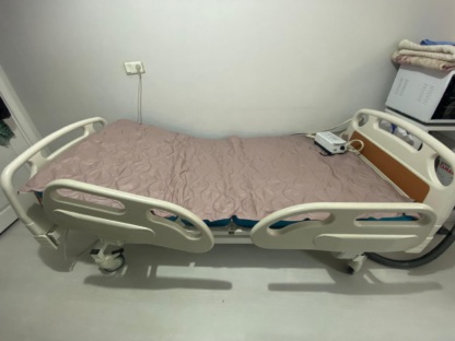 Secondhand Hepa H225-ABS Dual Motor Patient Bed - Image 3