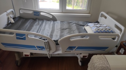 Secondhand Turmed TM-D 4055 3 Motors Patient Bed - Image 2