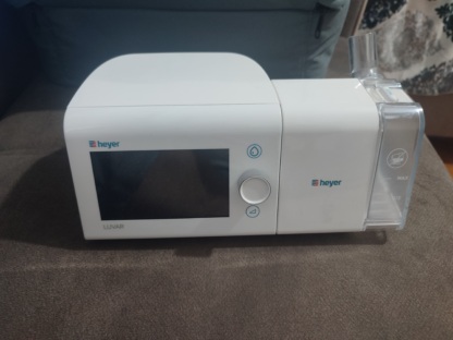 Secondhand Heyer Luvar A AUTOCPAP Device with Humidifier