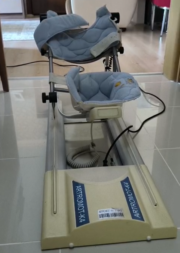 Secondhand Chattanooga Artromot K4 Knee and Hip CPM Device - Image 3
