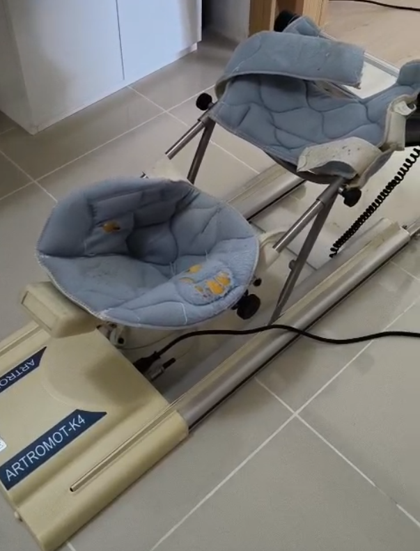 Secondhand Chattanooga Artromot K4 Knee and Hip CPM Device - Image 10