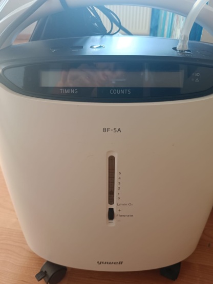 Secondhand Yuwell 8F-5A 5L/min Oxygen Concentrator - Image 2