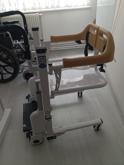 Secondhand Comfort Plus DM-170 Patient Lift
