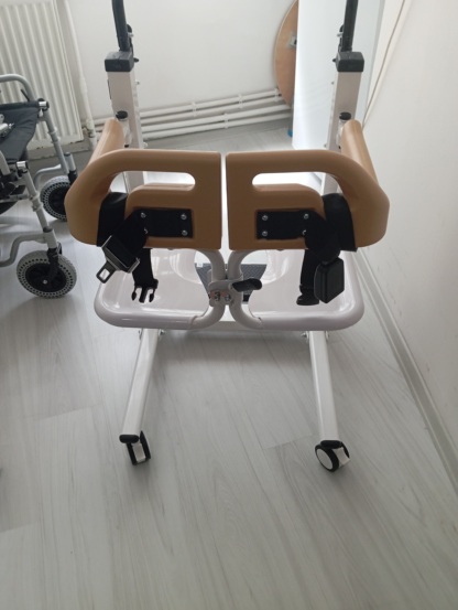 Secondhand Comfort Plus DM-170 Patient Lift - Image 3