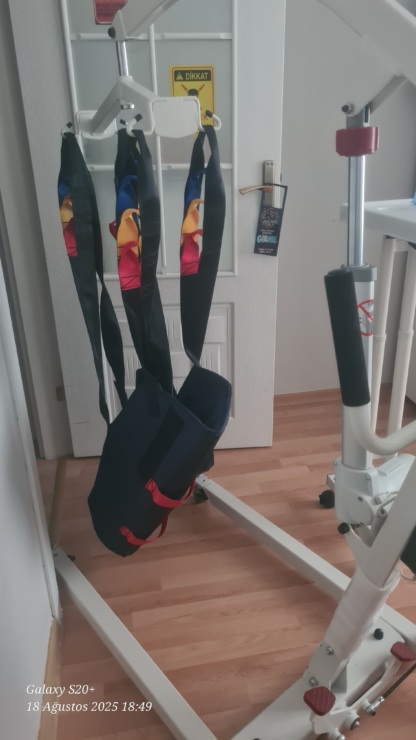 Secondhand Comfort Plus DM-180 Hercules Patient Lift - Image 4