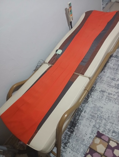 Secondhand Healthmaster GS 8000 Thermal Massage Bed - Image 2