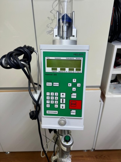 Secondhand Medtron Injektomat 82S CT Injector - Image 2