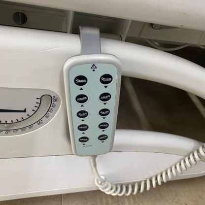 Secondhand Dolsan Vigorous 10 4 Motor Patient Bed - Image 3