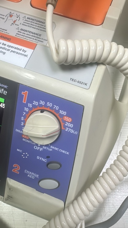 İkinci El Nihon Kohden Cardiolife TEC-5521K Monitörlü Defibrilatör - Görsel 4