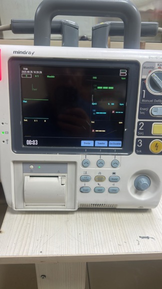 İkinci El Mindray BeneHeart D6 Monitörlü Defibrilatör