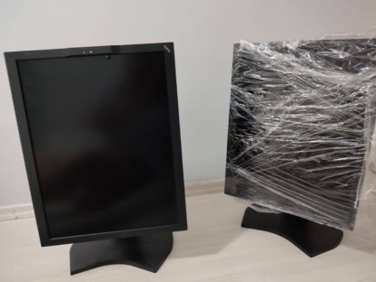 2 Pieces Secondhand NEC MD211C3 3MP Medical Monitor