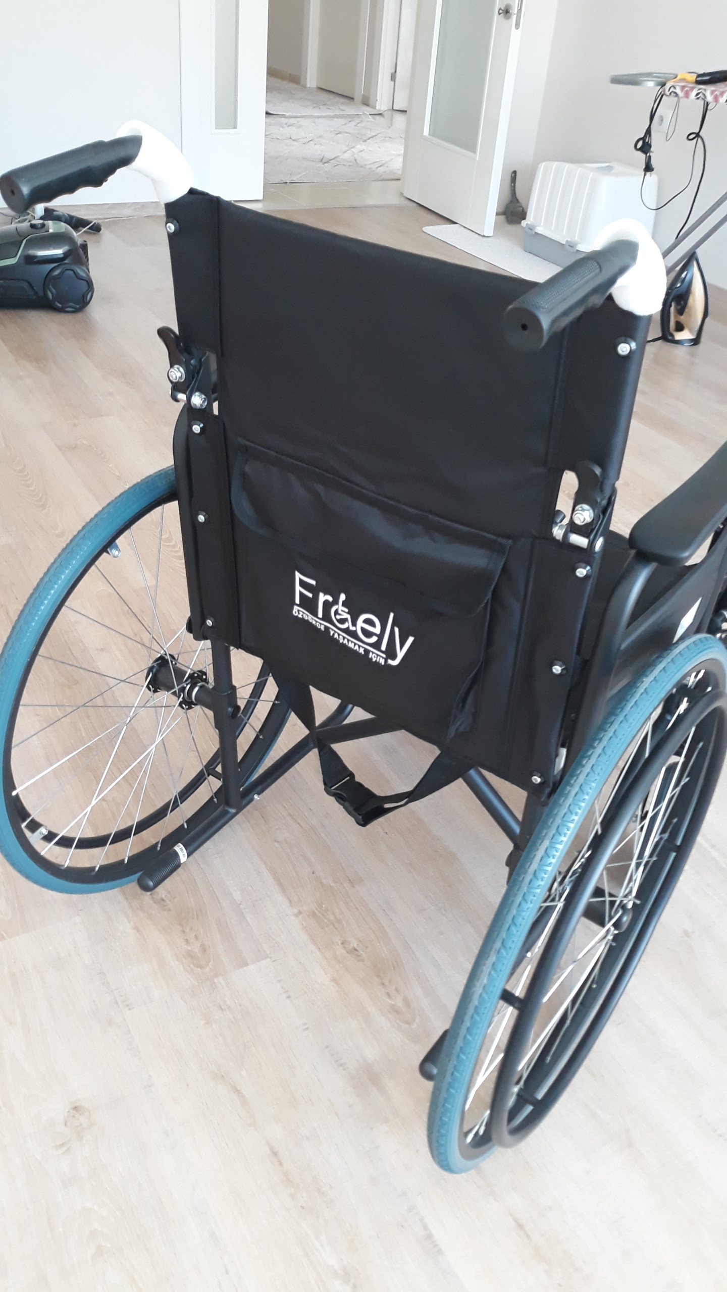 Secondhand Freely Adult Manual Wheelchair - Image 2