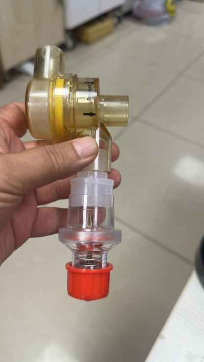 Secondhand Draeger Oxylog BW Transport Mechanical Ventilator Peep Valve - Image 2