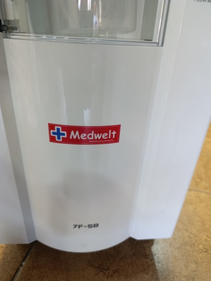 Secondhand Medwelt 7F-5B 5L/min Oxygen Concentrator - Image 3