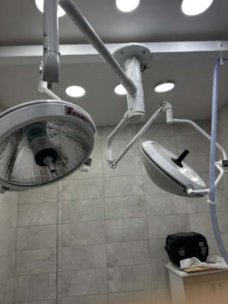Secondhand Shangyi ZF700 Operating Light