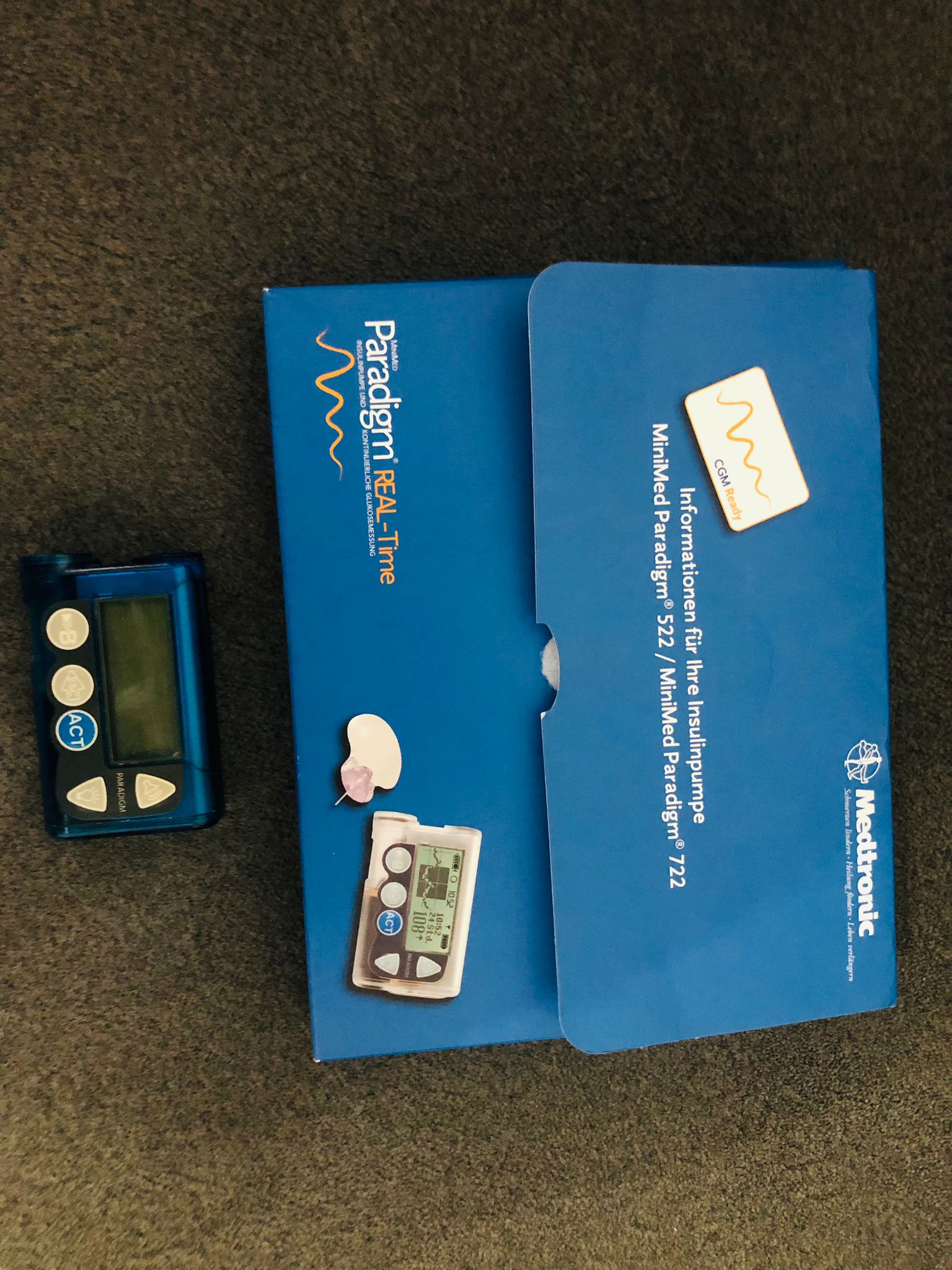Secondhand Medtronic Minimed Paradigm MMT-522WWB Insulin Pump - Image 2
