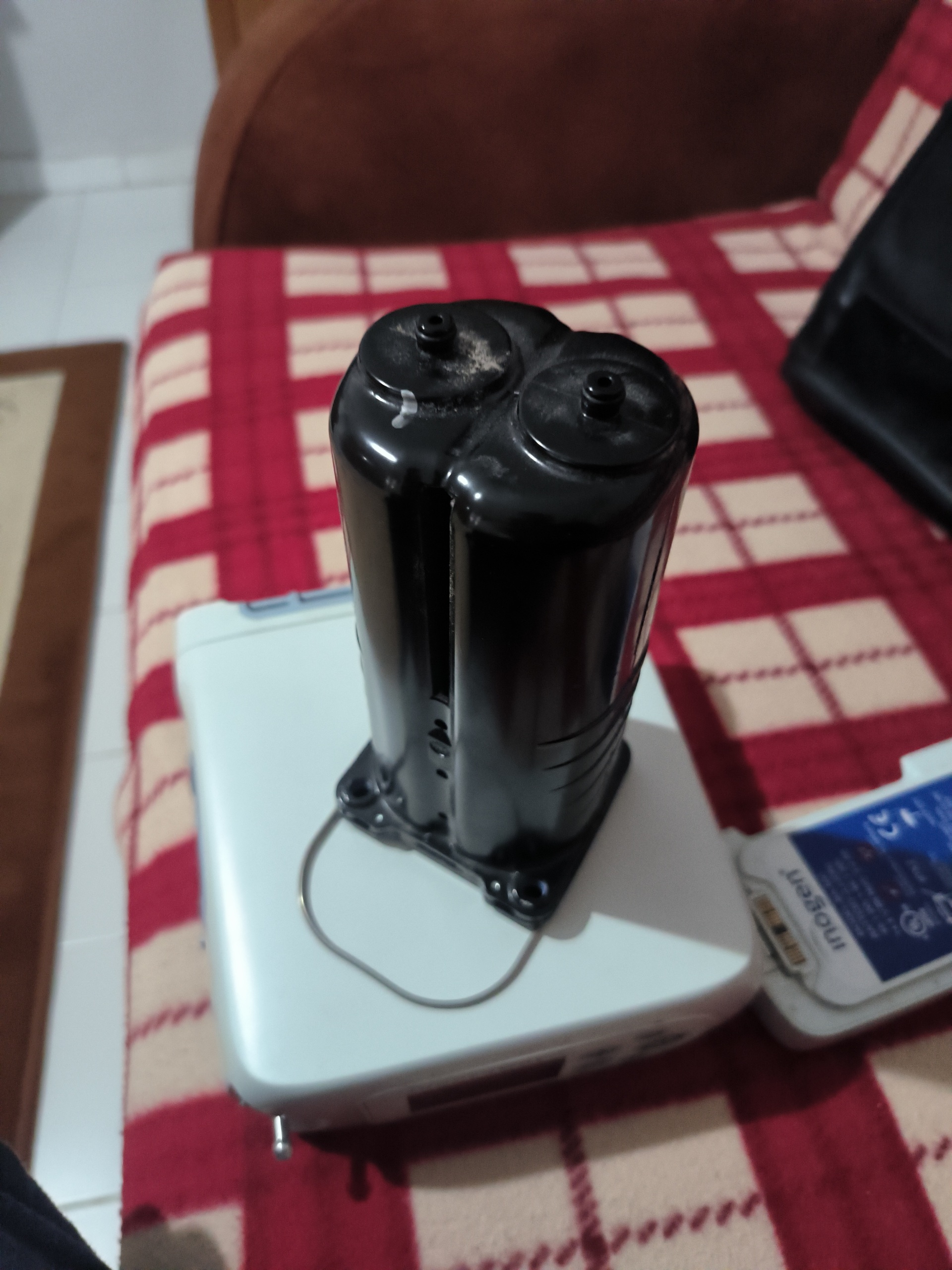 Defective Secondhand Inogen One G5 2.2kg Portable Oxygen Concentrator - Image 3