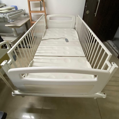 Secondhand Dolsan 90101218 4 Motors Patient Bed - Image 2