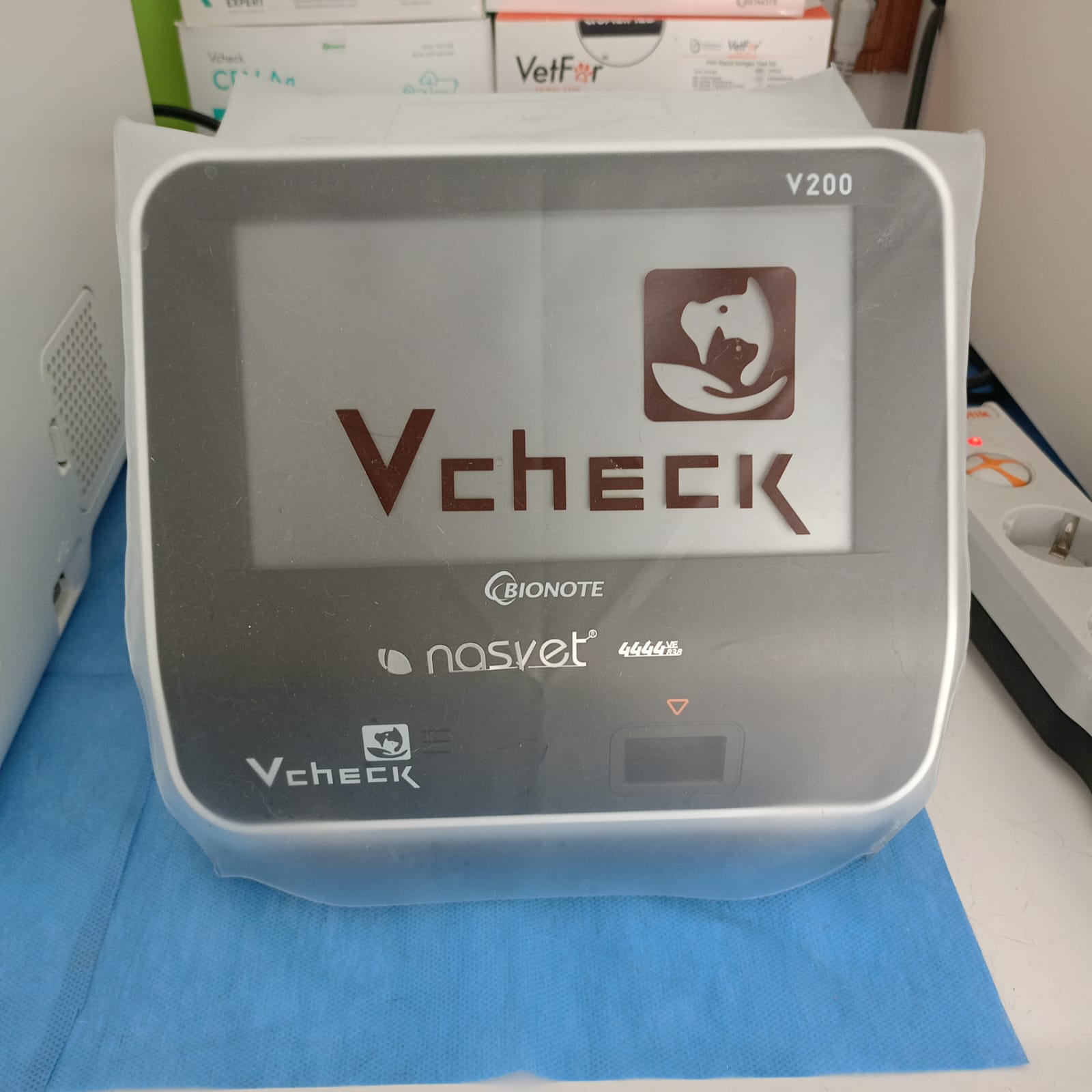 Secondhand Bionote Vcheck V200 Biochemistry Analyzer