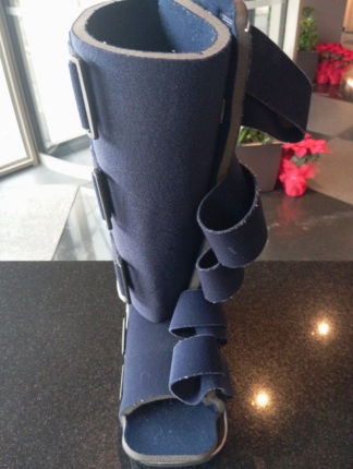 Secondhand Medi ROM Walker Ankle Stabilization Orthosis