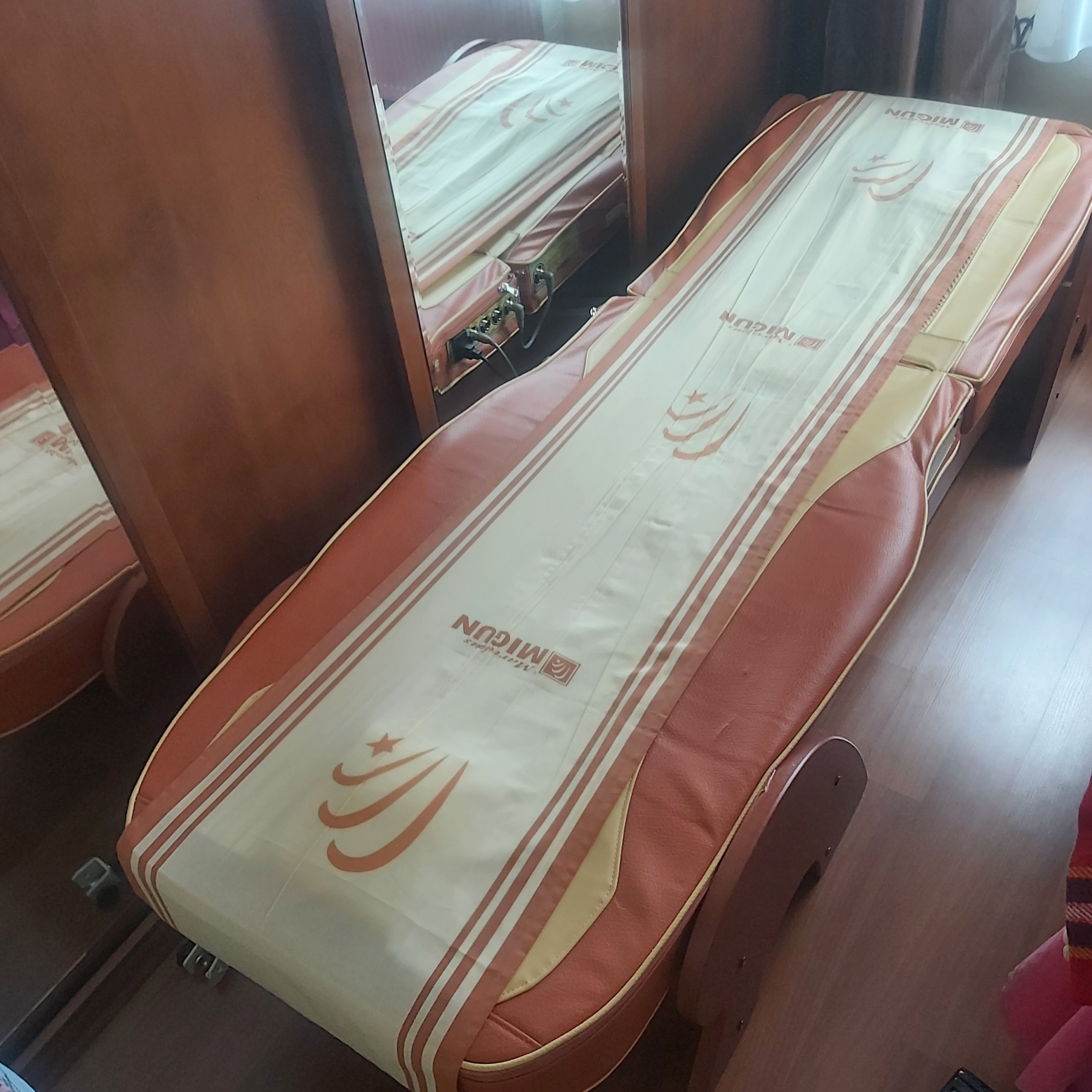 Secondhand Migun HY-7000E Thermal Massage Bed - Image 2