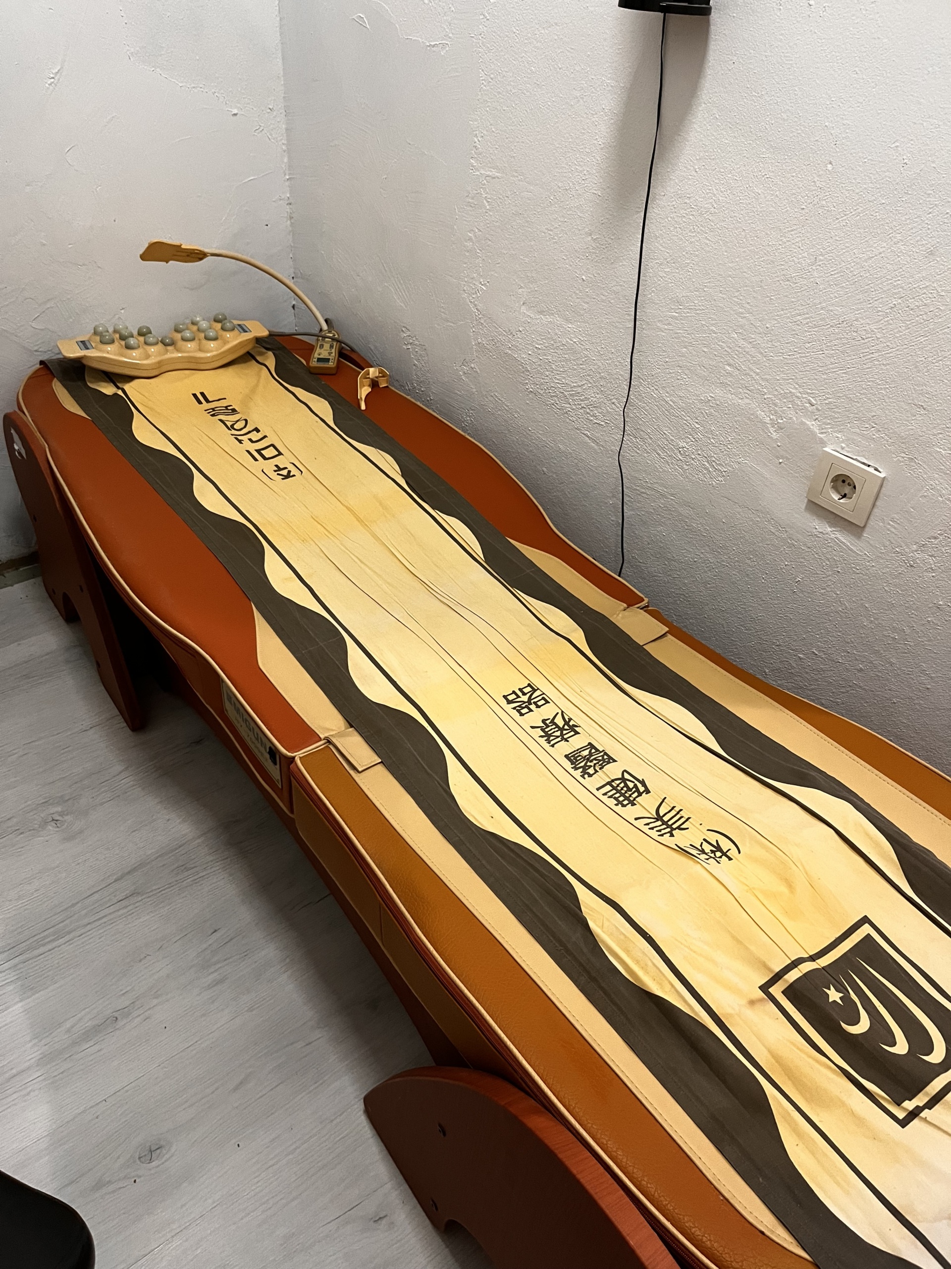 Secondhand Migun HY-7000E Thermal Massage Bed - Image 2